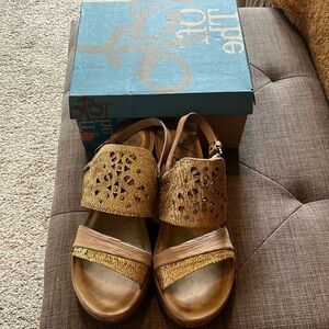 OTBT Hippie Gold shoes